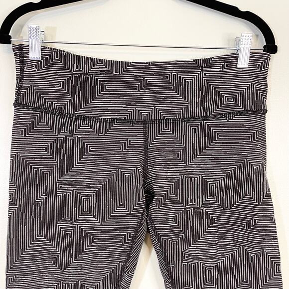 Lululemon Womens Activewear Under Crop Athletic High Rise Leggings Size 8 - Picture 7 of 8